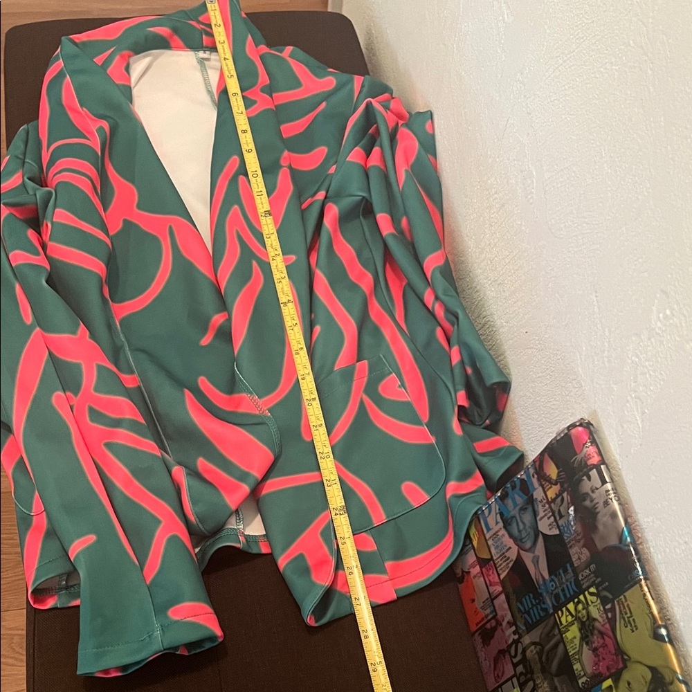 # 0866+ Stylish Green and Pink Women's Jacket - Picture 3 of 12